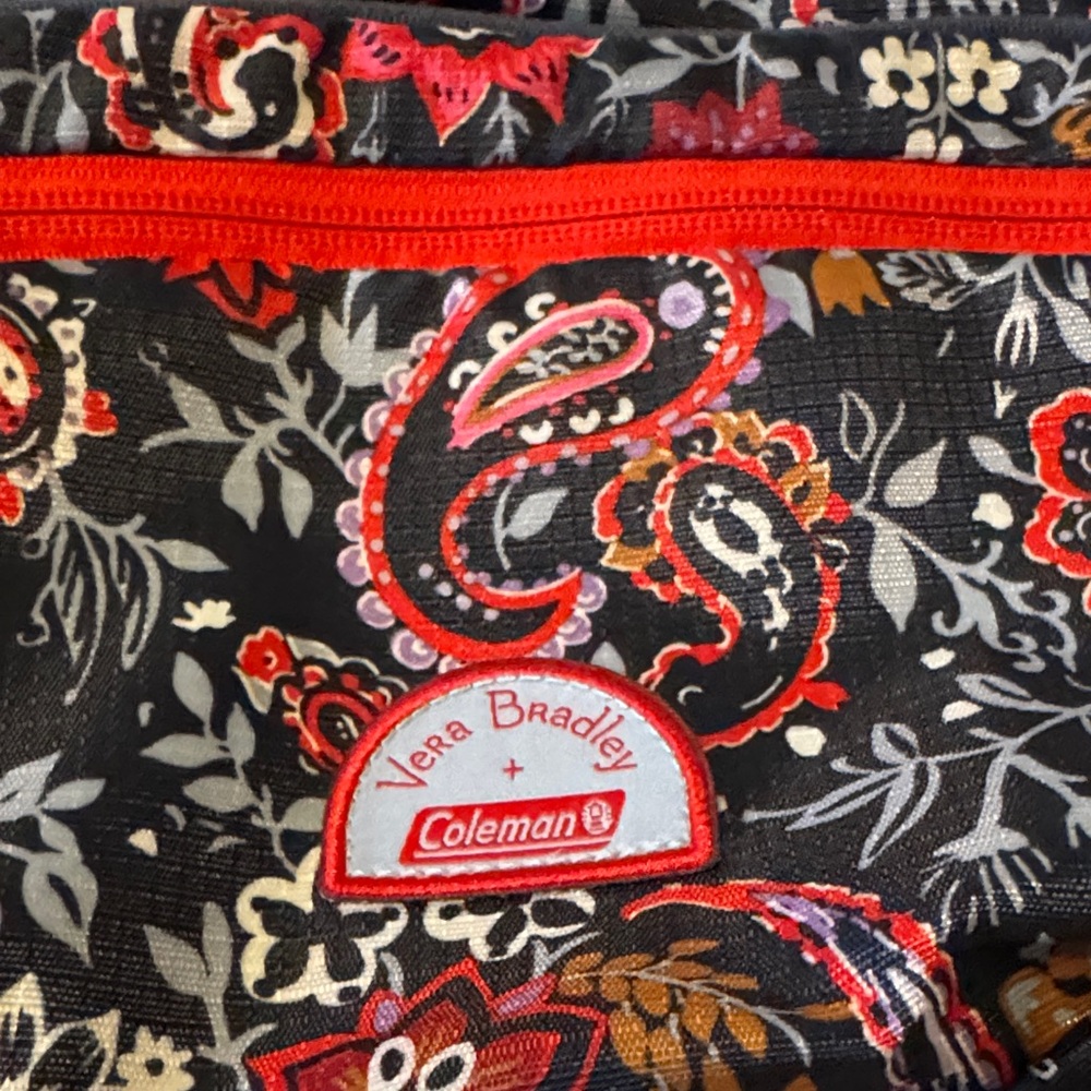 Vera Bradley x Coleman 5L Run-With it hip sling in Eden Paisley EUC - Picture 2 of 8